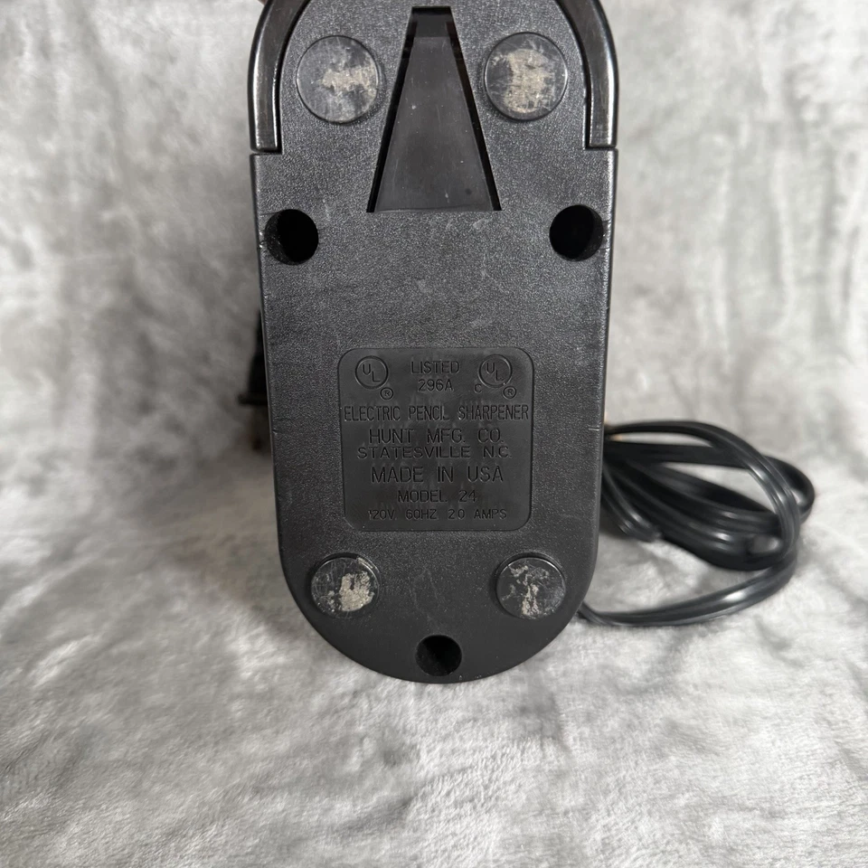 Boston black plastic electric pencil sharpener model 24 tested - Image 4 of 4