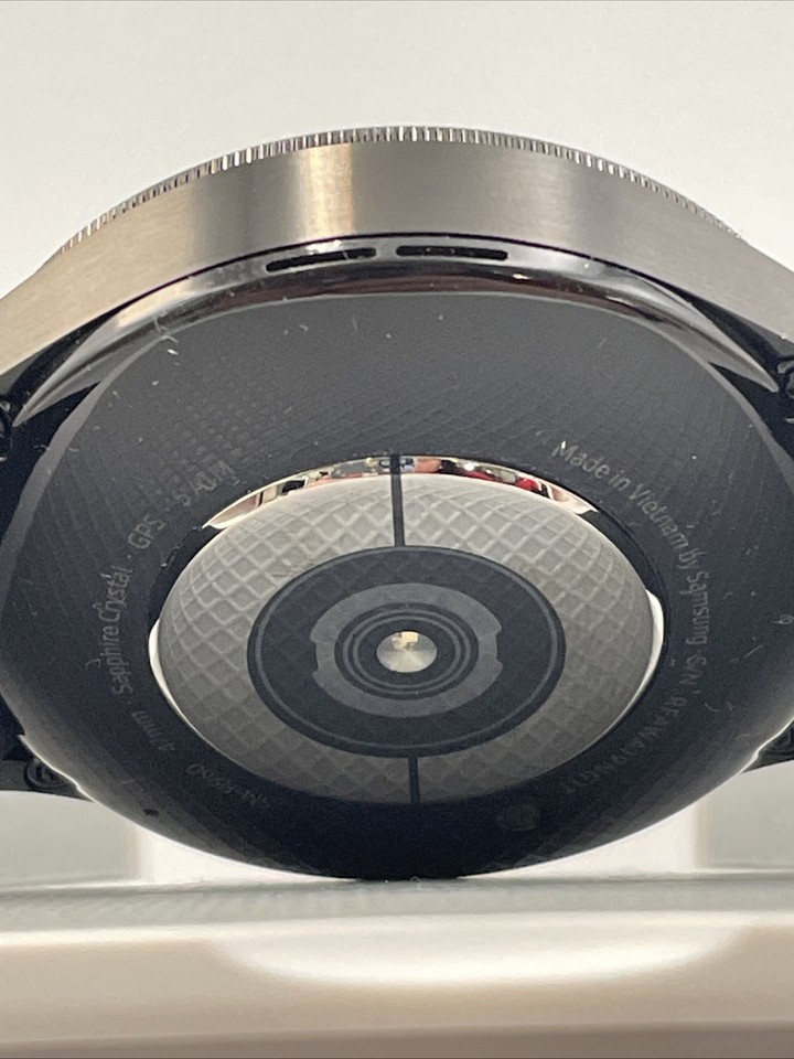 Samsung Galaxy Watch6 Classic SMR960 Smartwatch 47mm Bluetooth Black