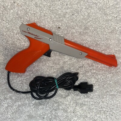 Near Mint Original Nintendo NES Orange Zapper Light Gun NES-005 Duck Hunt 