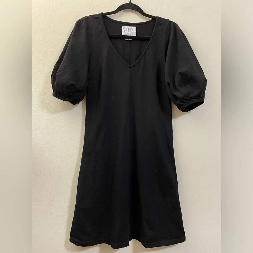 Vestido negro manga globo Velvet by Graham & Spencer para Anthropologie - XS Foto 2 de 4