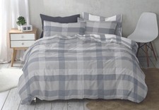 Biancheria da letto Sympathica raso Chester Smoke quadri argento blu grigioblu 135 x 200 cm