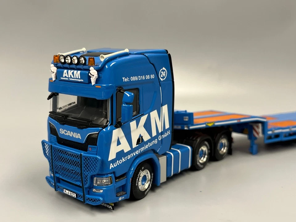 WSI - Scania CS Highline 6x4 mit 4achs Broshuis Semitieflader - AKM - D - Bild 2 von 3