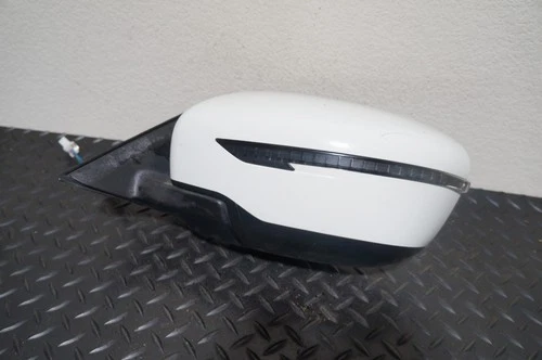2016-2020 Nissan Rogue OEM Driver Side Left Hand Power Side Mirror WHITE