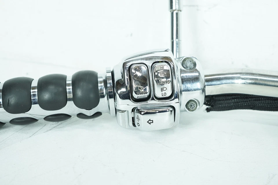 09 Harley Sportster XL1200 C Custom OEM Handlebars Left Right Switches Controls - Image 3 of 4