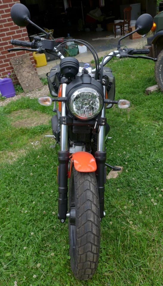 Ducati Scrambler Sixty 2 2016 Foto 2 de 4