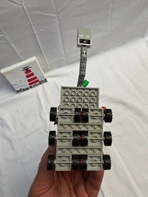 Classic Lego Space Set #6901 Mobile Lab from 1980!  COMPLETE w/ Minifigs!