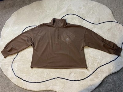 alo yoga ACCOLADE Round neck pullover with 3D chrome Alo logo -Sz