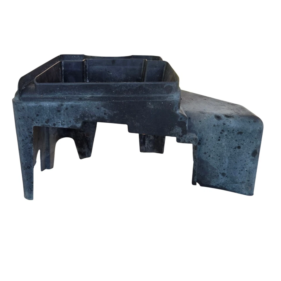 Tampa da caixa de fusíveis sob o capô 1999-2006 Chevy Silverado/SUV 1500 15040248 FABRICANTE DE EQUIPAMENTO ORIGINAL - Imagem 3 de 4