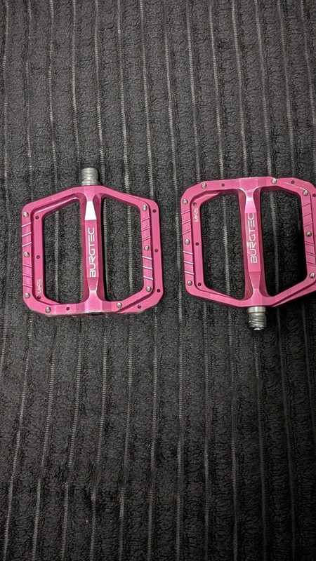 Burgtec MK5 Penthouse Flat Pedals - excellent condition