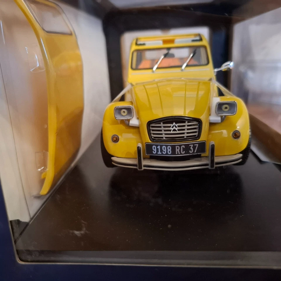 CITROEN 2CV 6 club jaune mimosa de 1979 NOREV 1/18e ref 181496 - Photo 3/4