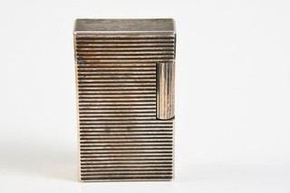 C68W33 Dupont Vintage Feuerzeug versilbert mit Rillenmuster