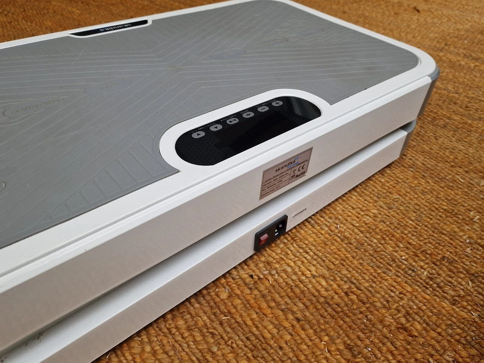 SKANDIKA Home Vibration Plate 900 PLUS 3D-Vibrationstrainer 1873 Fitness - NeuW - Bild 4 von 4