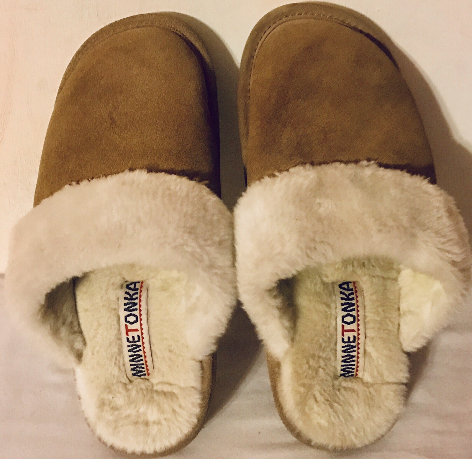 SAOLA Scarpe pantofole Minnetonka pelle scamosciata marrone foderate in pelliccia di mulo suola rigida taglia 6