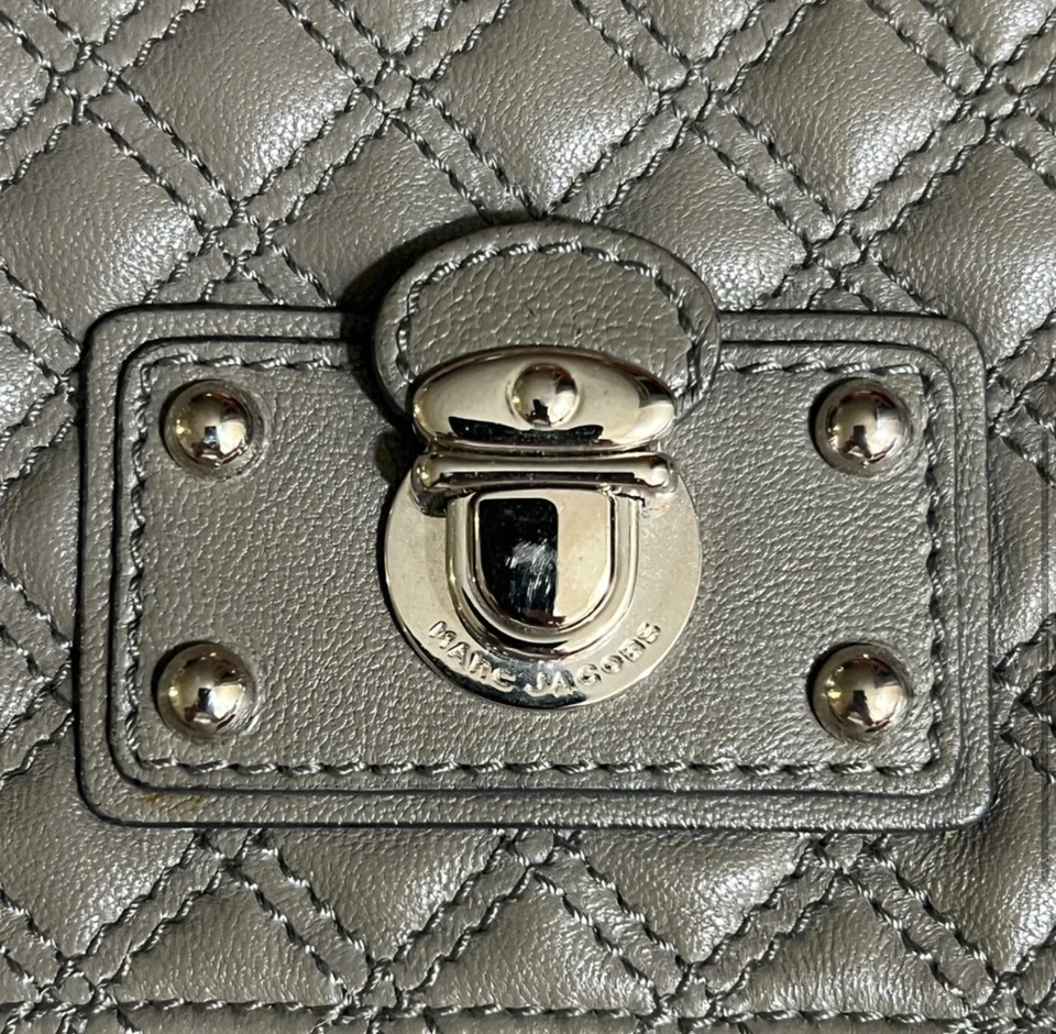 NWT Marc Jacobs Gray Leather Quilted Large Eugenie Clasp Clutch Silver Hardware - Image 4 of 4
