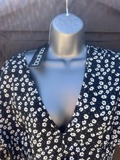 BNWT Boohoo Black Ditsy Floral Wrap Midi Dress Size 16 V-Neck Summer Casual Boho