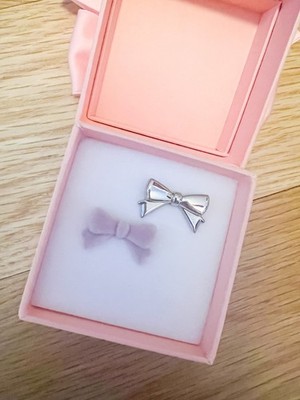 NWT, Box - Gentle Monster 2 Jennie Aile.G & Aile.M Pink Silver Bow Charms