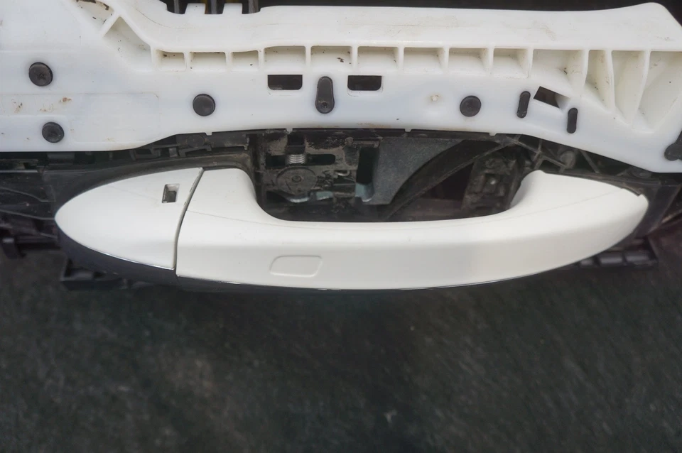 Manija actuador cerradura pestillo puerta delantera izquierda 0997602901 mercedes s560 w222 2014-20 Foto 3 de 4