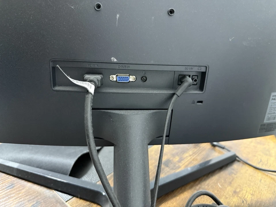 Samsung LC27R500FHPXEN 27 Zoll Full HD LCD Monitor - Schwarz - Bild 4 von 4