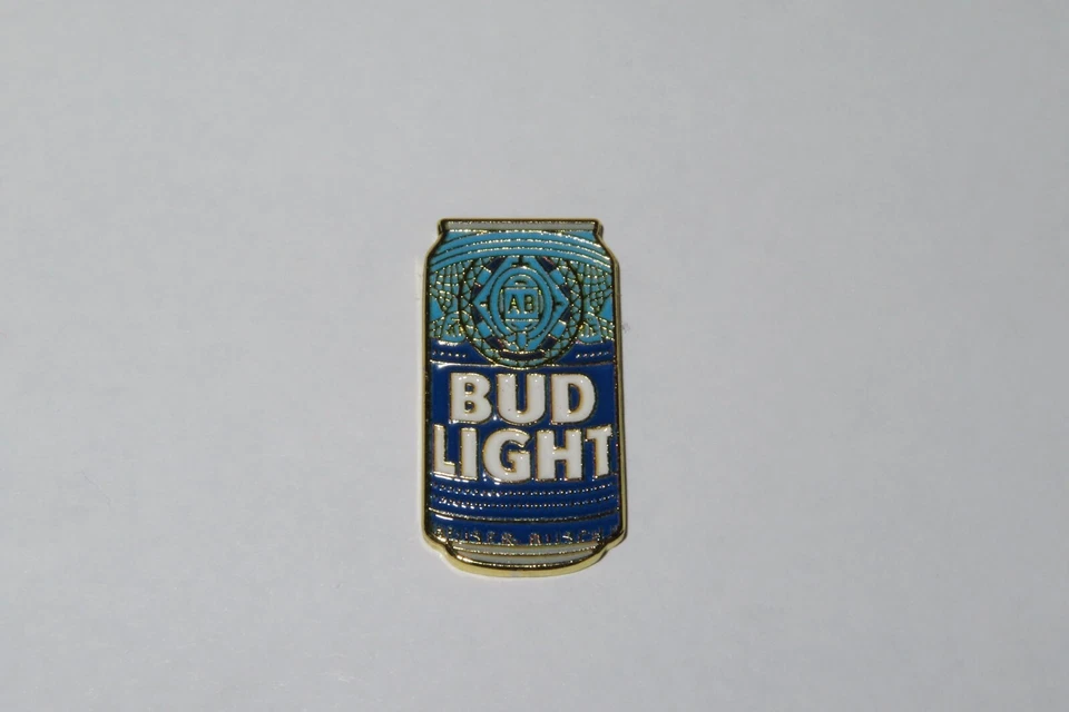 Marcador de pelota de golf de cerveza - Paquete de 4 magnéticos de hierro con clip magnético para sombrero a juego Foto 4 de 4