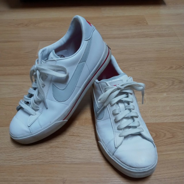 Size 9.5 - Nike Sweet Classic Leather 
