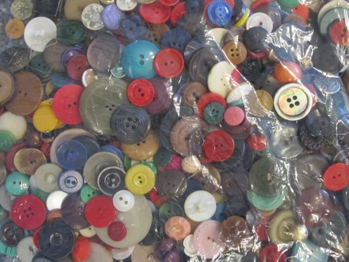 7 lbs + Large Lot of Vintage Antique Buttons 7+ Pounds Wood Metal Plastic Sets - Picture 10 of 18