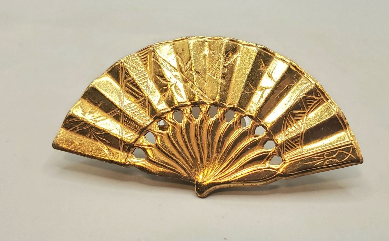 MIRIAM HASKELL Signed Vintage Gold Tone Fan Brooch 2.5