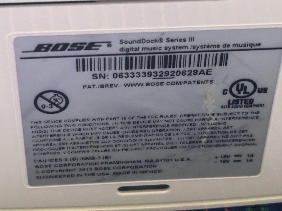 Sistema de música Bose SoundDock Serie III Edición PÚRPURA LIMITADA SIN CONTROL REMOTO/ADAPTADOR Foto 4 de 4