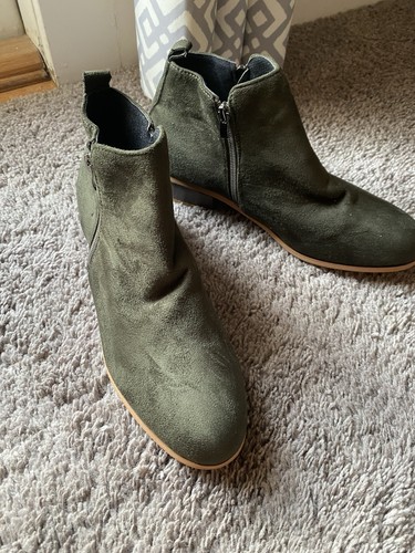 Women’s Olive Green Faux Suede Booties With Dual Side Zippers Size 8M