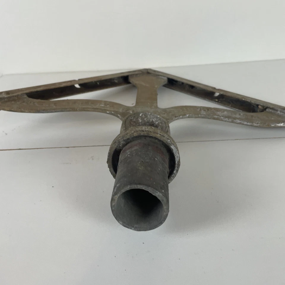 Antique Cyclone Fence Company 20 B Barbwire Post Tree Metal - Image 4 of 4