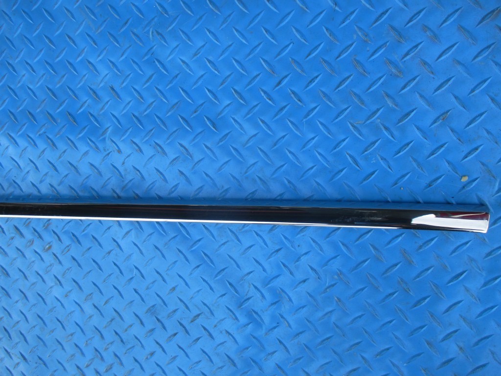 Bentley Mulsanne front left door lower window trim moulding #5458