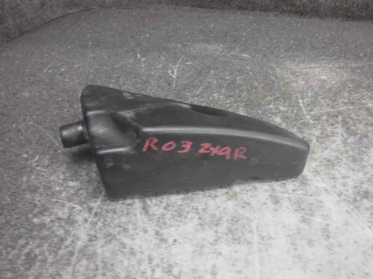 03 Kawasaki Ninja ZX-9R ZX9R Right Side Tank Resonator S1S