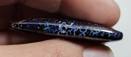 Espécimen de matriz verde azul Koroit ópalo roca negro pulido 46,8 quilates lapidario - Imagen 13 de 17
