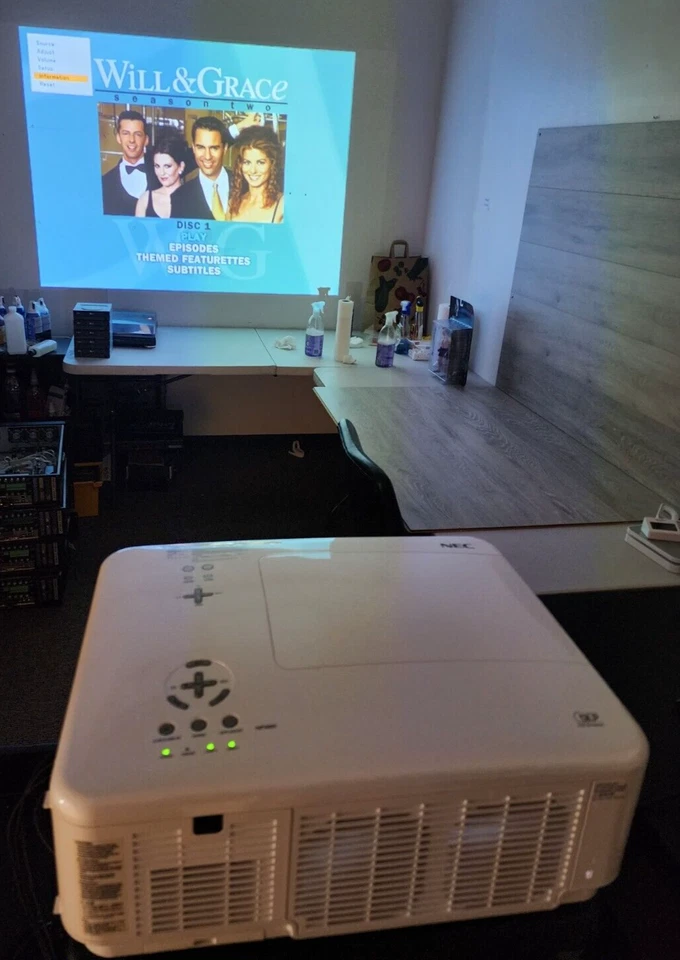 NEC NP4001 DLP HD Widescreen Projector Tested Working - Image 2 of 4