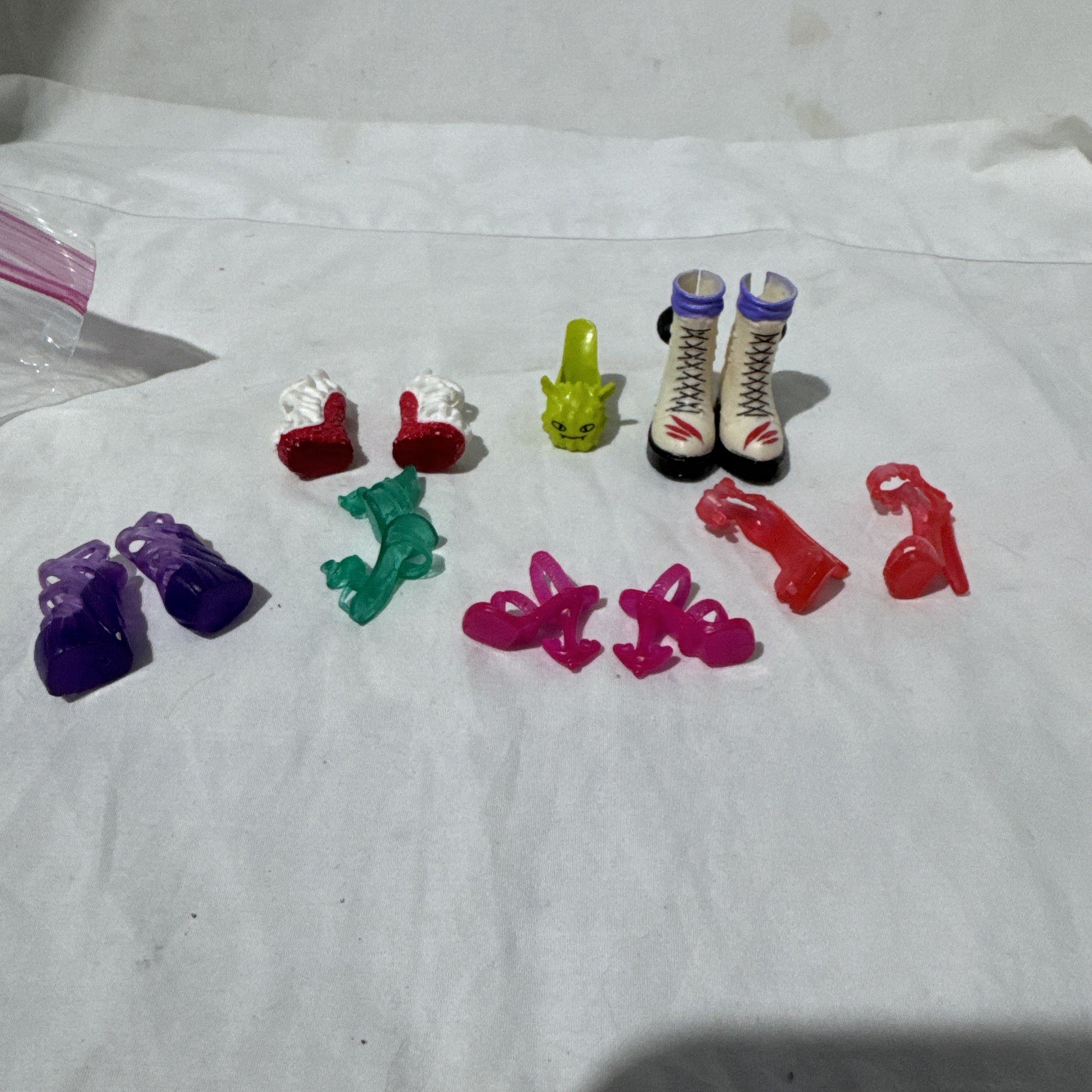 Monster High Doll Shoes 6 Pairs, 1 Loose Heels Boots Accesso