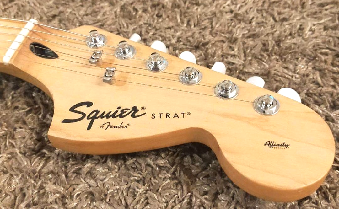 Squier Hello Kitty Stratocaster First Gen Large Head Rare GOTOH
