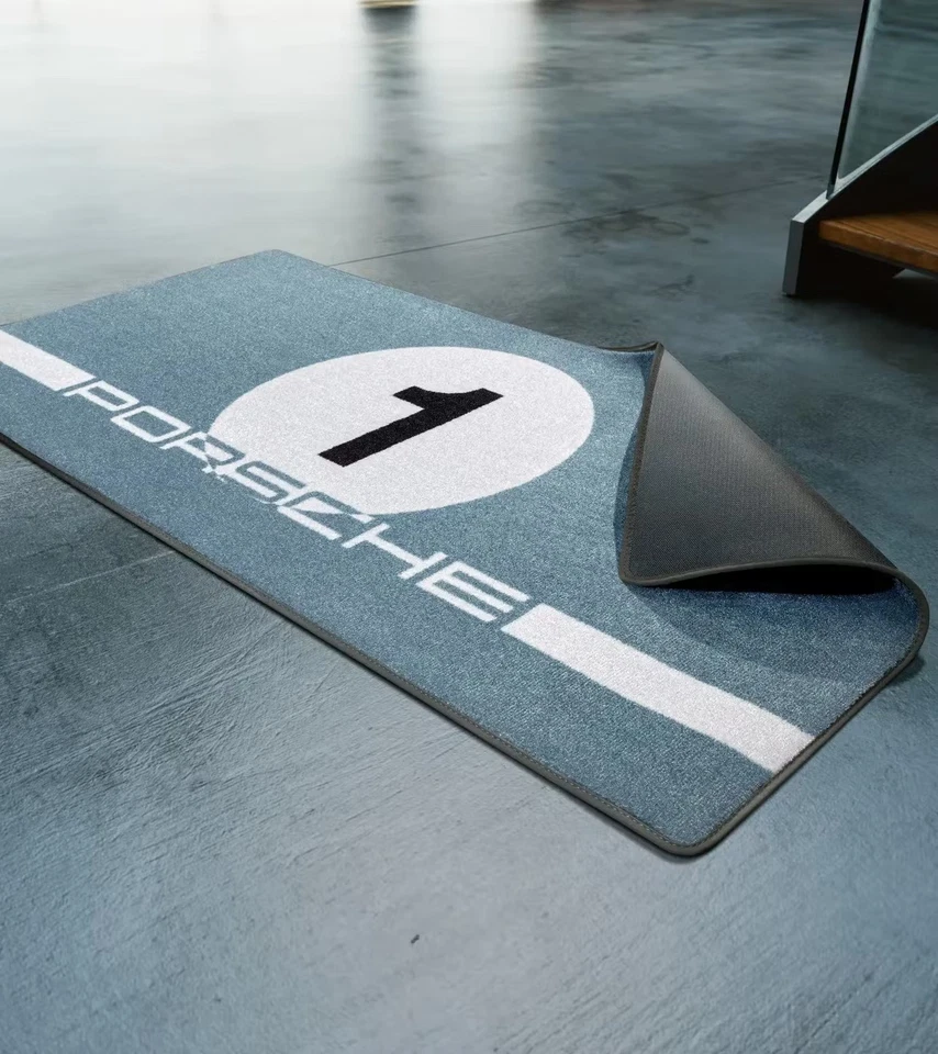 Porsche Garage Mat Heritage Design, Velour mat with non-slip rubber underside - Image 2 of 3