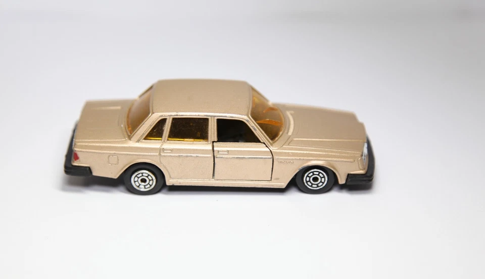 Norev Jet Car Volvo 264 - Good Vintage Original Model — 第 3/4 张图片