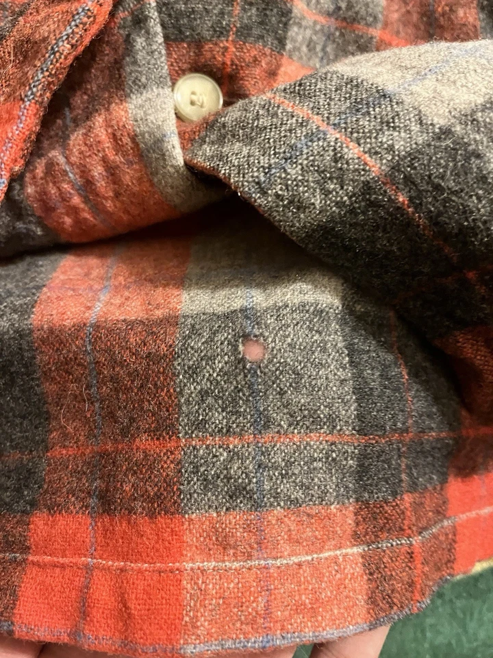 1950-60s Pendleton Loop Collar Flannel Shirt Mens M Plaid 100% Wool Made In USA - Image 4 of 4