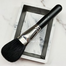 Mac 134 Large Powder Brush - Natural Hair Old Version Discontinued