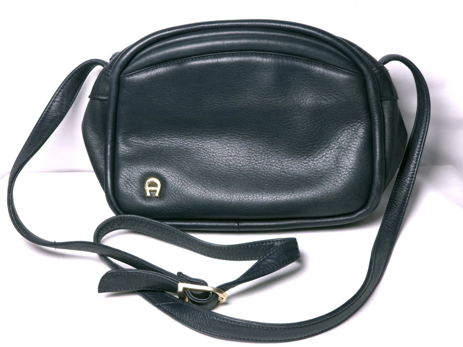 Vintage Etienne Aigner Shoulder Crossbody 8" Purse Navy Blue Leather Adjustable