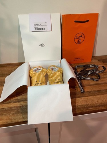Hermes Paris Passe-Passe Baby Booties in Honey Yellow Size 19 - Picture 6 of 7