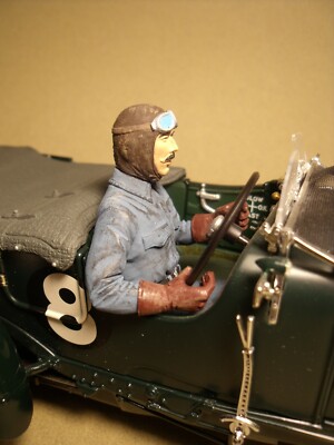Figurine Tim Birkin Au Volant De Sa Bentley Blower - Résine 1/18