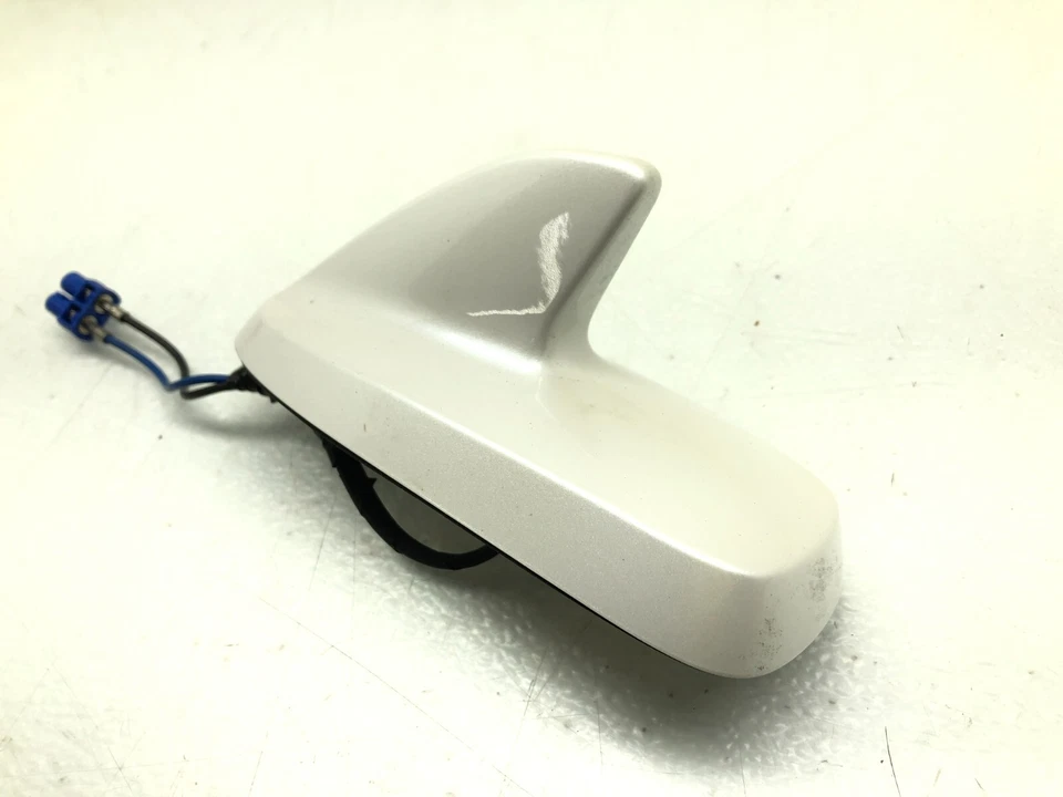 Antena de techo Ford Expedition 2018-2021 aleta de tiburón fabricante de equipos originales Ug - blanco platino Foto 3 de 4