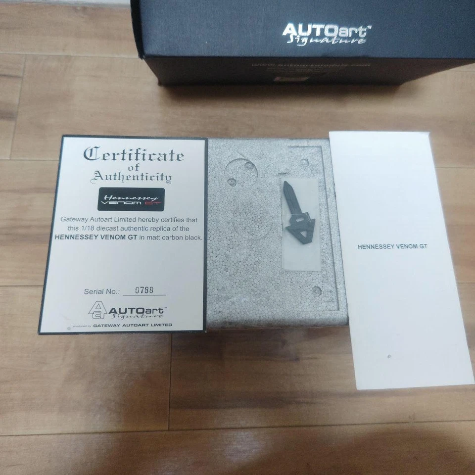 AUTOart 1/18 Hennessey Venom GT Spider Matte Carbon Diecast Model Ltd - Immagine 3 di 4