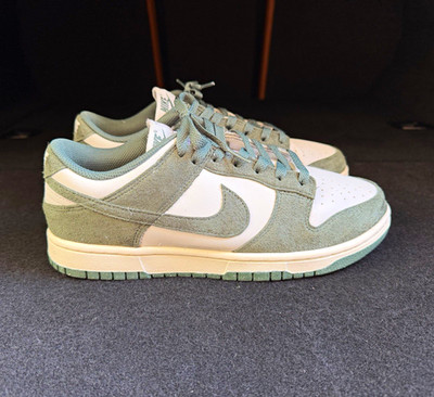Nike Dunk Low  Vintage Green    Size 10W / 8.5M