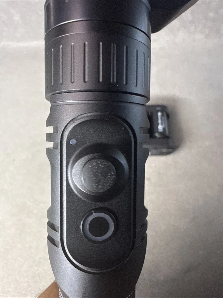 Cardán estabilizador portátil Skylab SLV120416 de 3 ejes para GoPro con cargador Foto 3 de 4