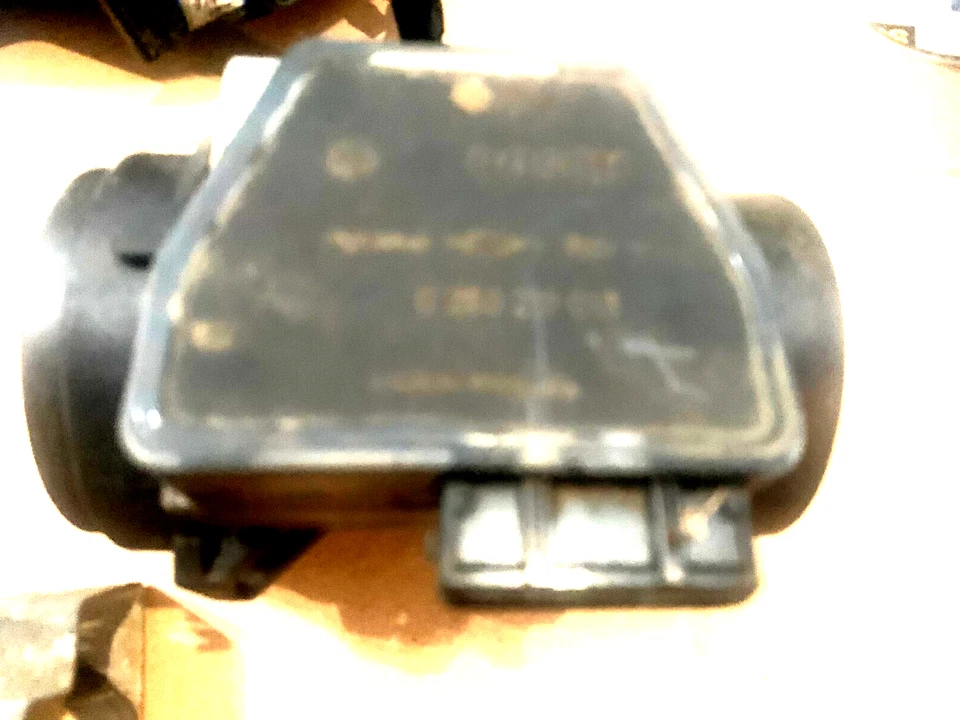 Classic Saab 900 2.0L 1988-1994 TURBO MAF Mass Air Flow Sensor Meter 0280212013 - Image 2 of 3