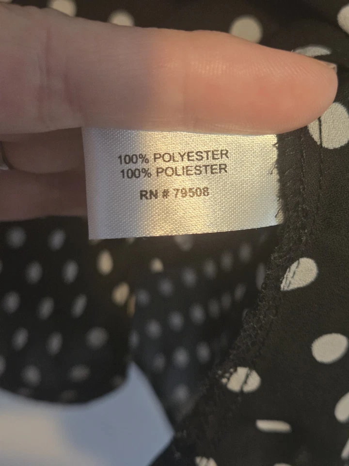 Violet & Claire 黑白波点衬衫,带喇叭袖 - 尺寸 2X — 第 4/4 张图片