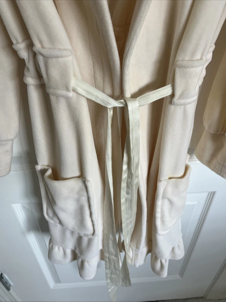 Bata de terciopelo con capucha con volantes marfil vintage Juicy Couture Y2K con bolsillos Foto 4 de 4