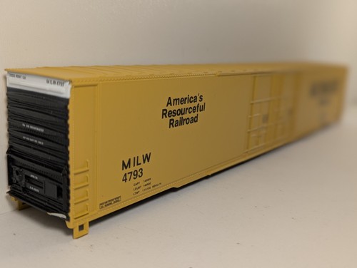 Athearn HO Scale 86 Ft Hi-Cube Boxcar 4793 Milwaukee Road 2950 | Condition: Used